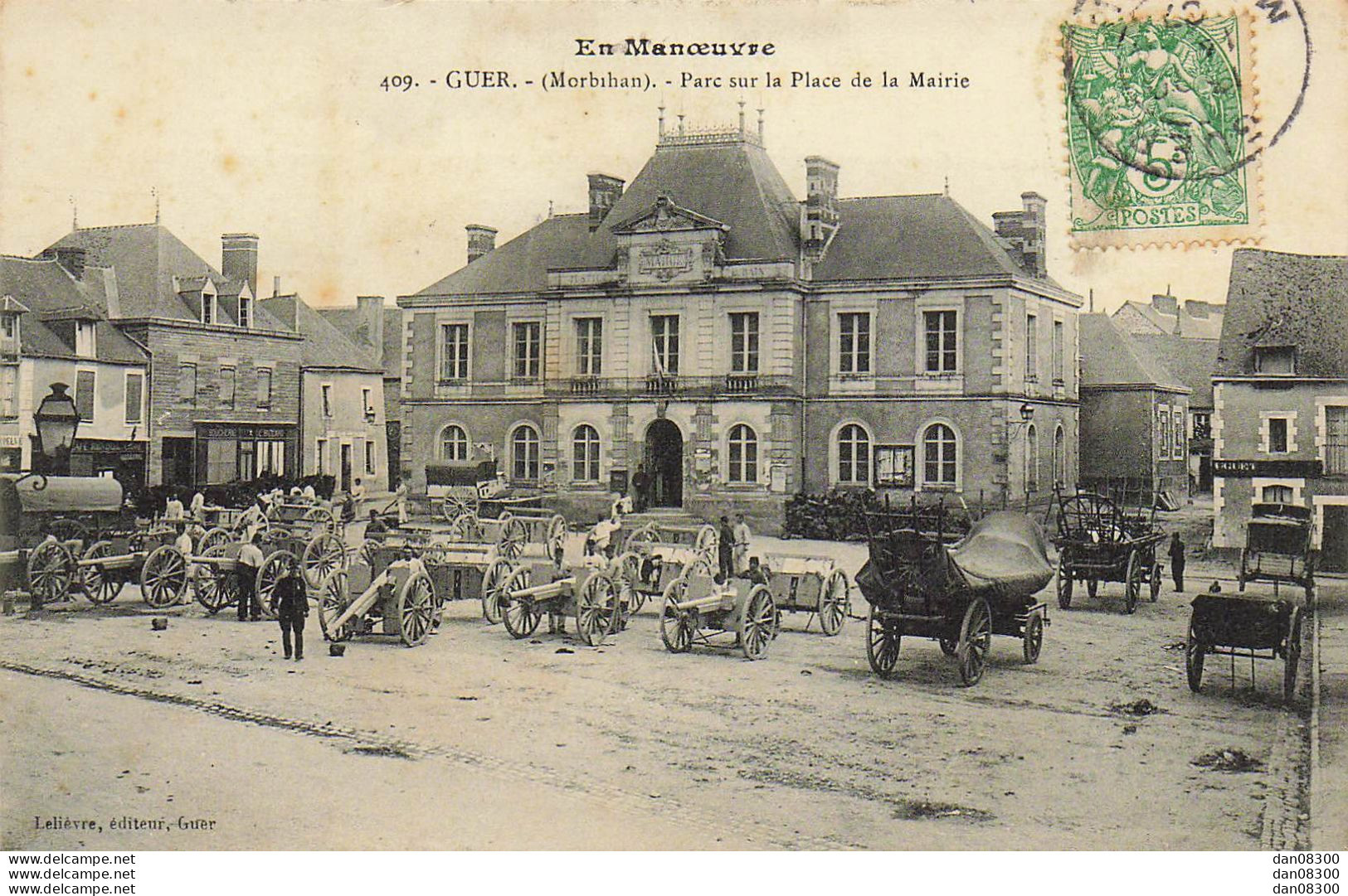 56  EN MANOEUVRE GUER PARC SUR LA PLACE DE LA MAIRIE - Maniobras