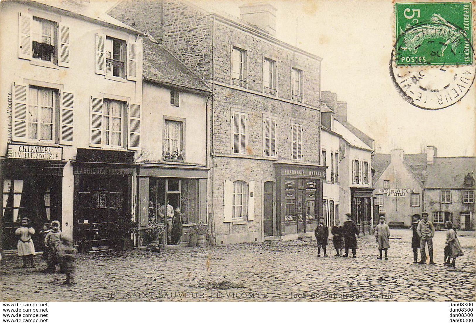 50 SAINT SAUVEUR LE VICOMTE PLACE DE L'ANCIENNE MAIRIE - Saint Sauveur Le Vicomte