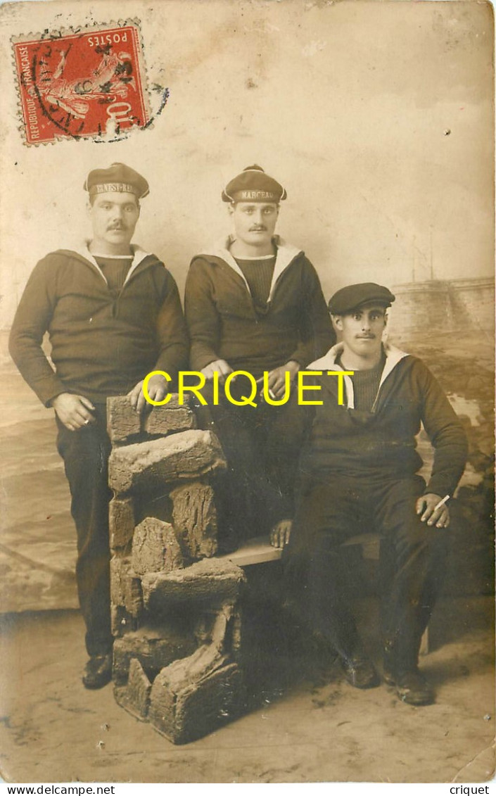 Militaria, Carte Photo De 3 Marins, Un Du Marceau, Un De L'Ernest Renan, 1913, Phot. Pautrier à Toulon - Personen