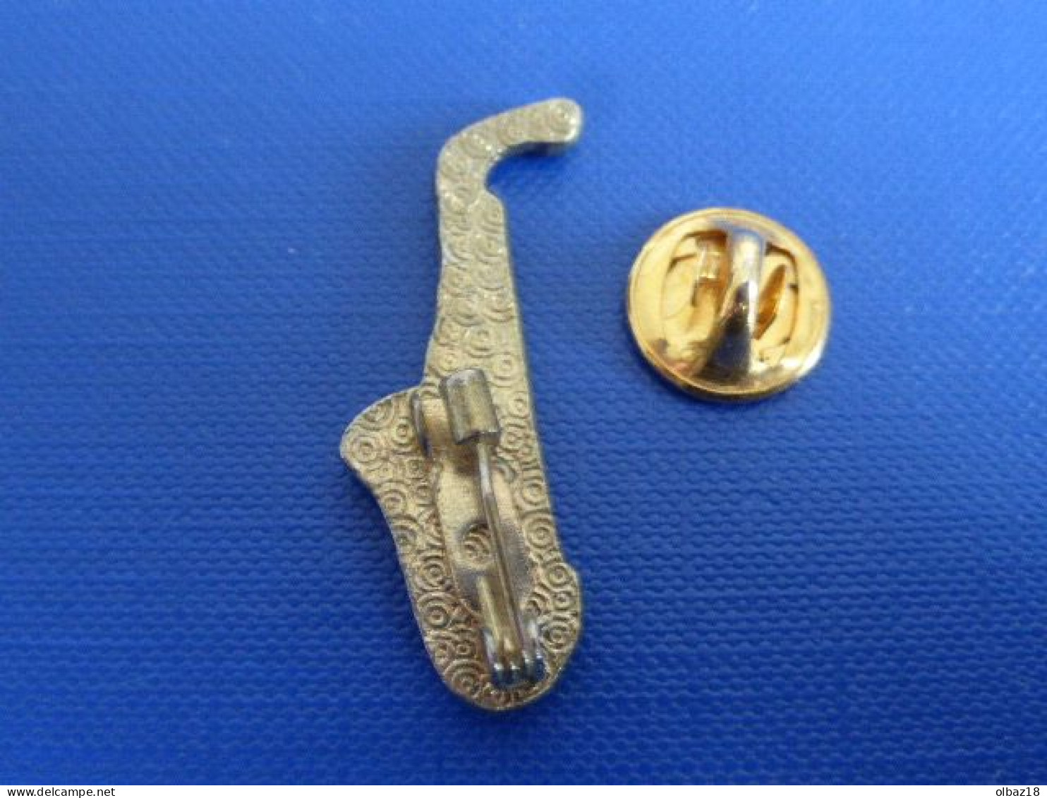 Broche (no Pin's) Saxophone Saxo - Instrument De Musique - En Relief (Z1) - Musique