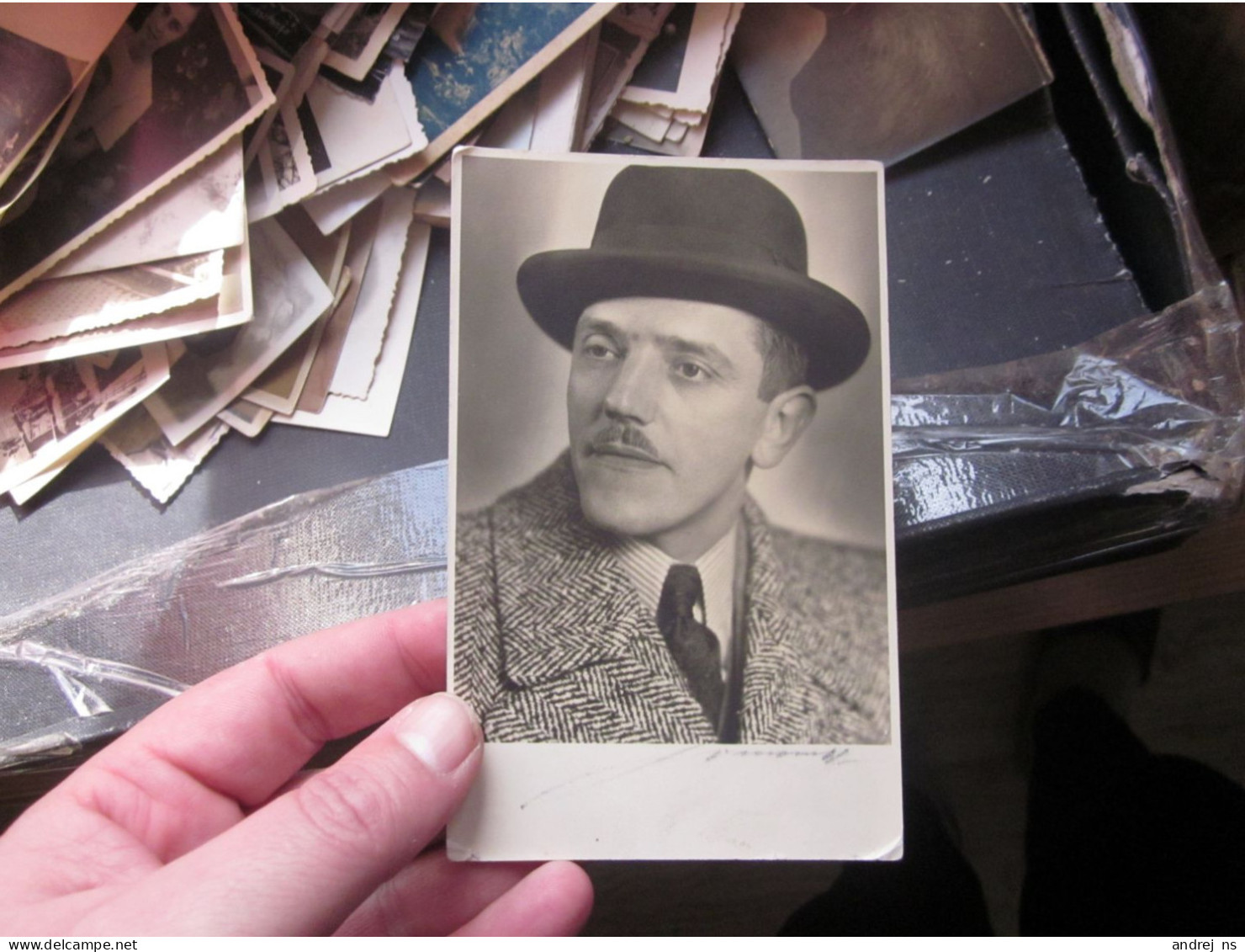 Wien Photo Simons 1940 Man With Hat - Other & Unclassified