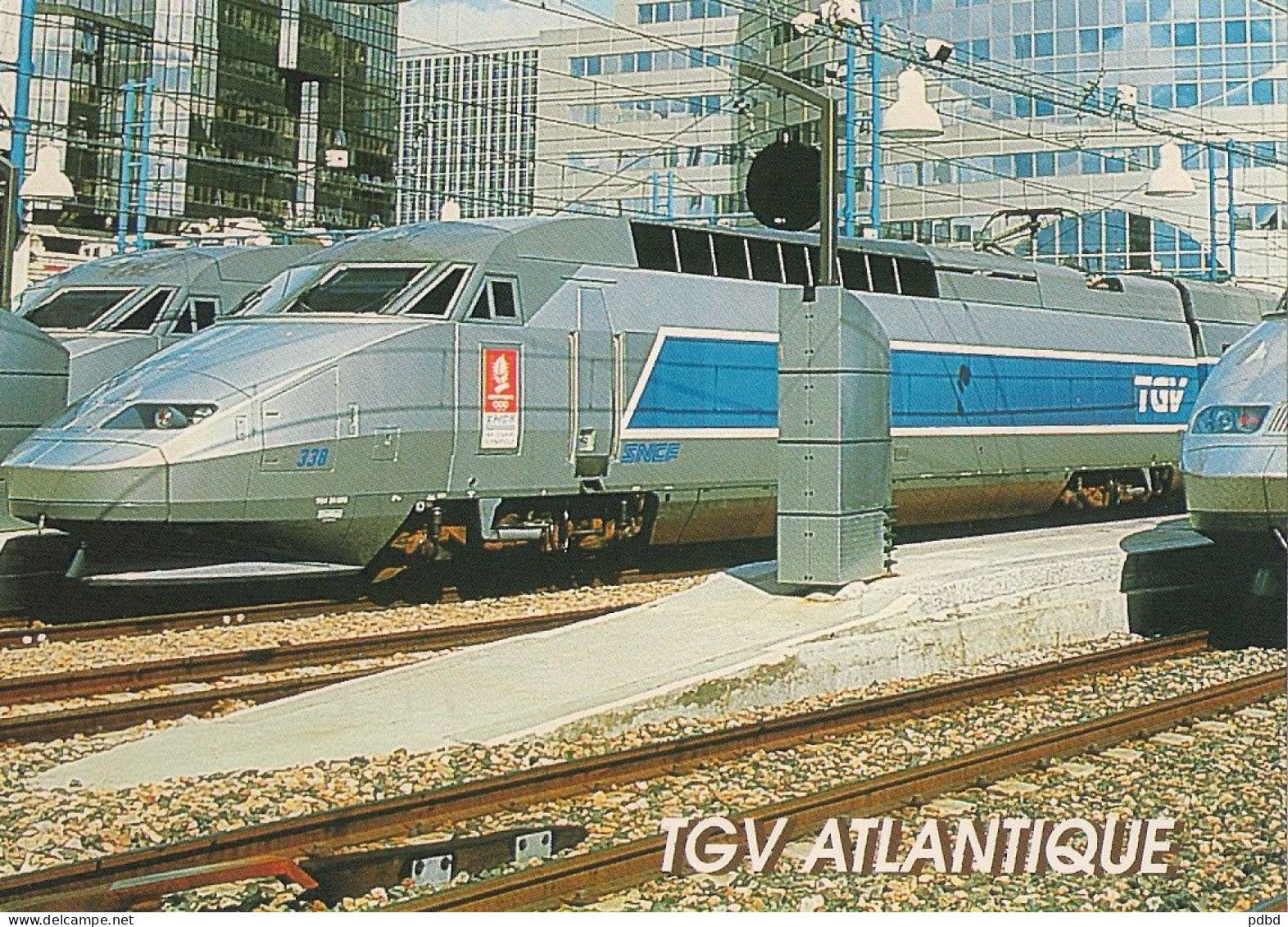 TGV 19 . 2 CPM . Sud-Est Et Atlantique . En Ligne Et En Gare . Photo Oldrich Karasek .Photo Chris Kapolka . Lyon . - Trains