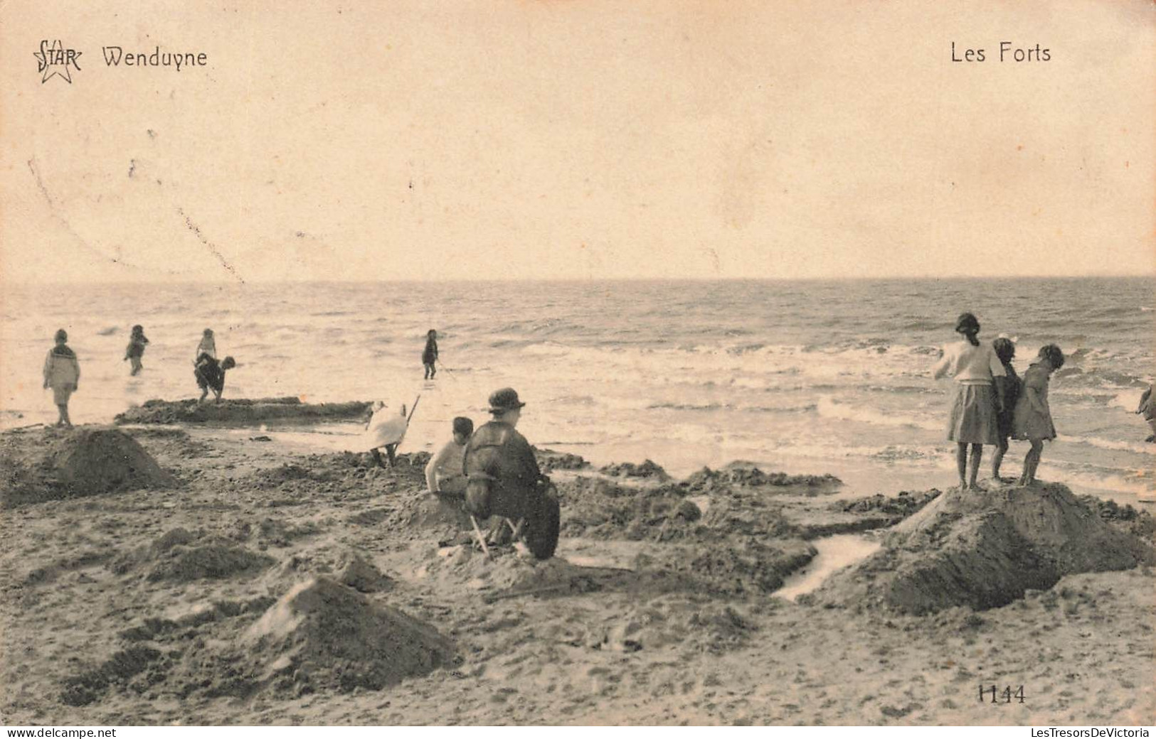 BELGIQUE - Wenduine - Les Forts Sur La Plage - Animé - Carte Postale Ancienne - Wenduine