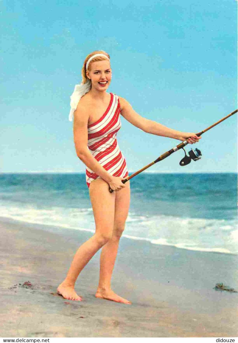 Pin-ups - Femme En Maillot De Bain - Baigneuse - CPSM Grand Format - Voir Scans Recto-Verso - Pin-Ups