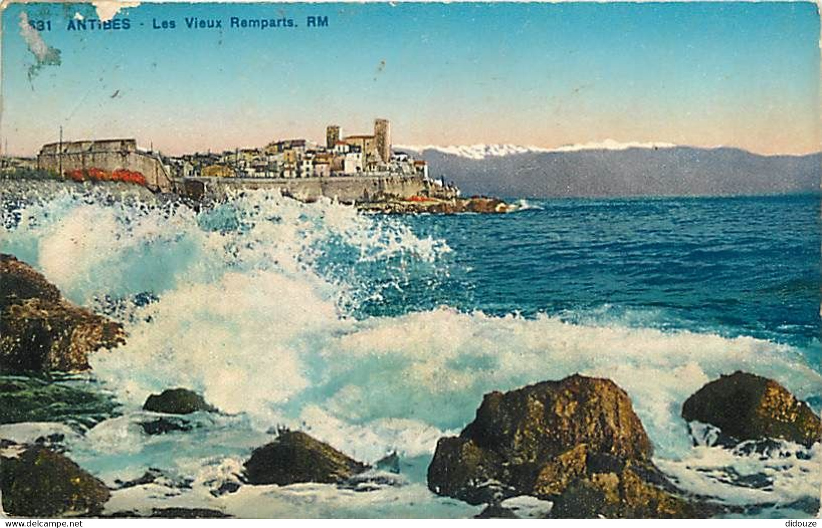 06 - Antibes - Les Remparts - Les Vieux Remparts - Colorisée - CPA - Etat Voir En Haut à Gauche - Voir Scans Recto-Verso - Antibes - Les Remparts