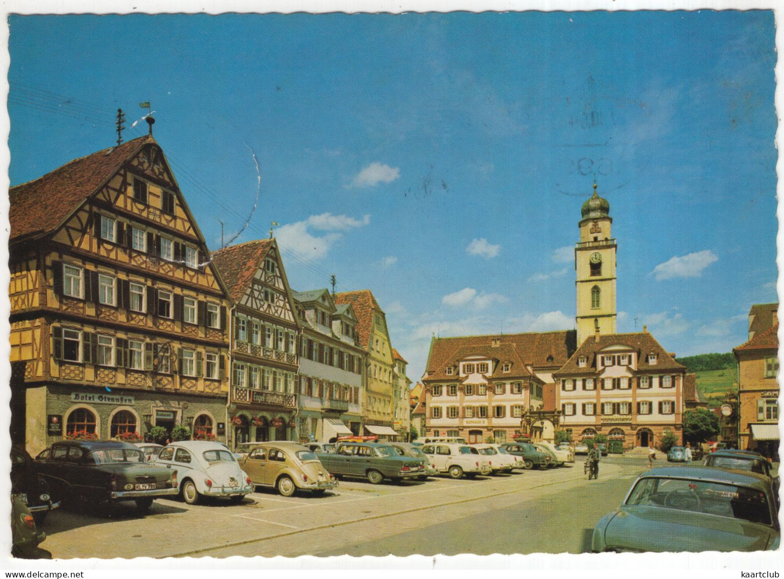 Bad Mergentheim: OPEL REKORD P1, VW 1200 KÄFER/COX, MERCEDES W111, W105, FORD TAUNUS 17M P3 - Marktplatz (Deutschland) - Turismo