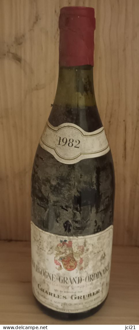 Bouteille De Vin " BOURGOGNE Grand Ordinaire 1982 " Charles Gruber Nuits St Georges  (_Dv29) - Wijn