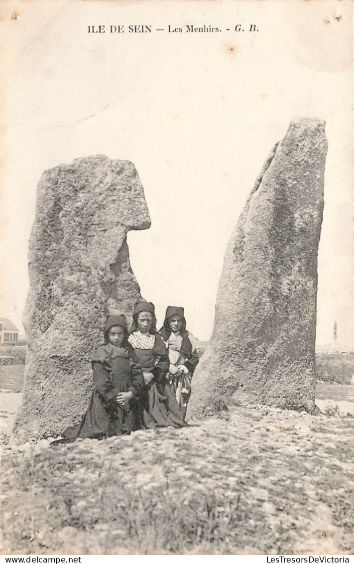 FRANCE - Ile De Sein - Les Menhirs - G.B - Carte Postale Ancienne - Ile De Sein