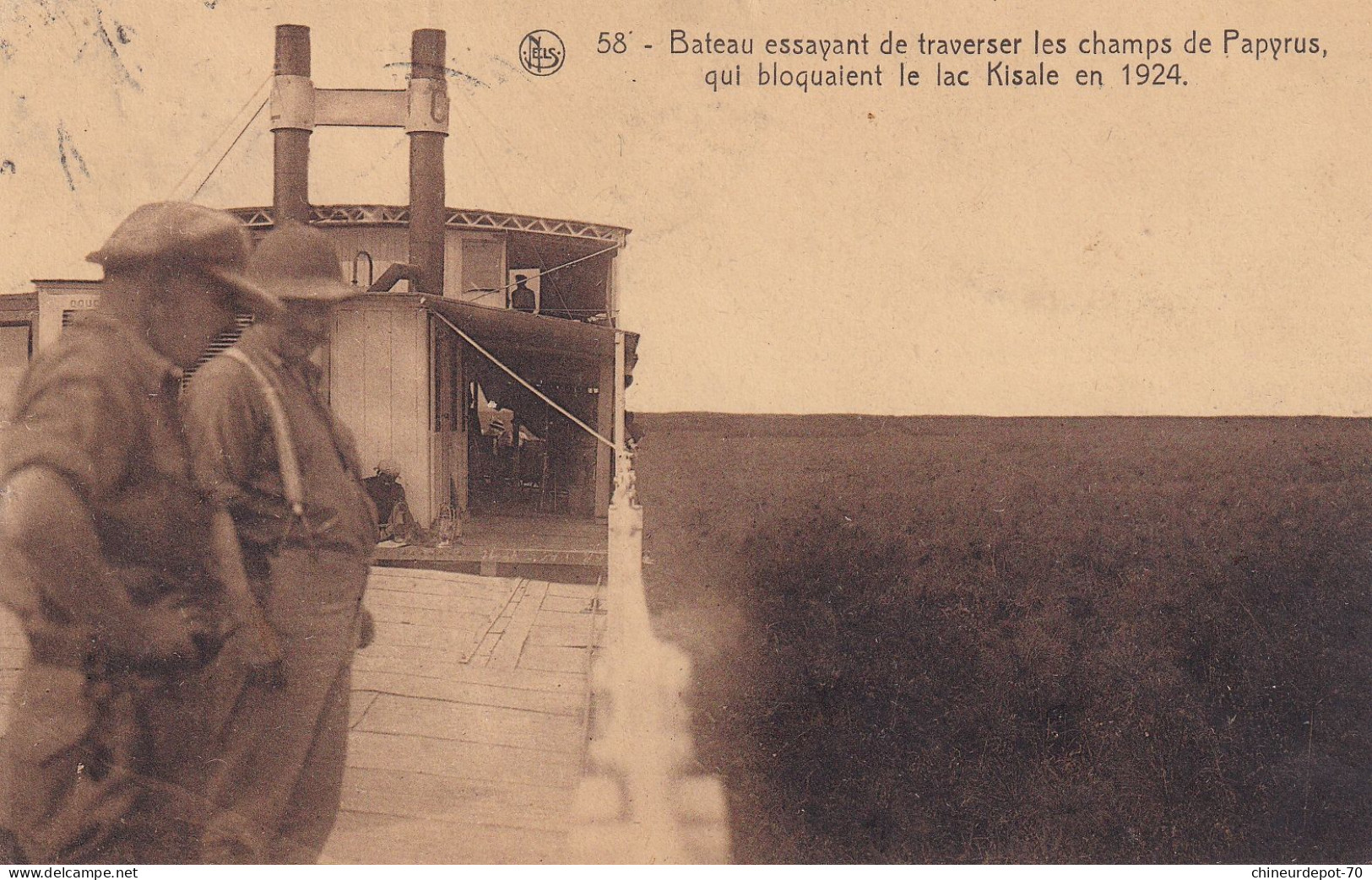 58 Bateau Essayant De Traverser Les Champs De Papyrus Qui Bloquaient Le Lac Kisale En 1924 - Belgisch-Kongo
