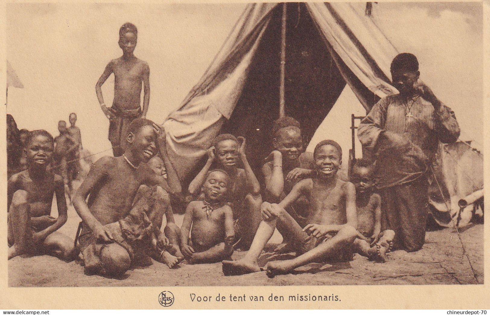 Voor De Tent Van Den Missionaris - Belgian Congo