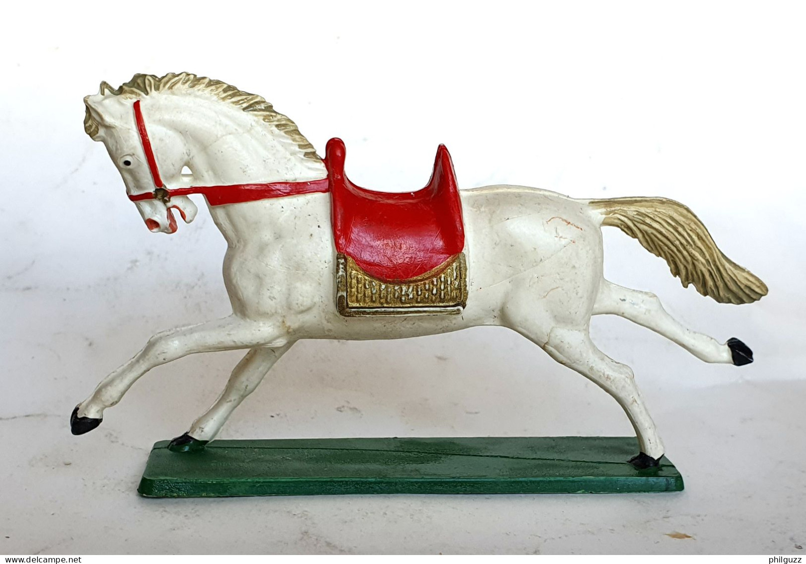 FIGURINE STARLUX CHEVAL MEDIEVAL ROBE BLANCHE SELLE ROUGE 1966 - Starlux