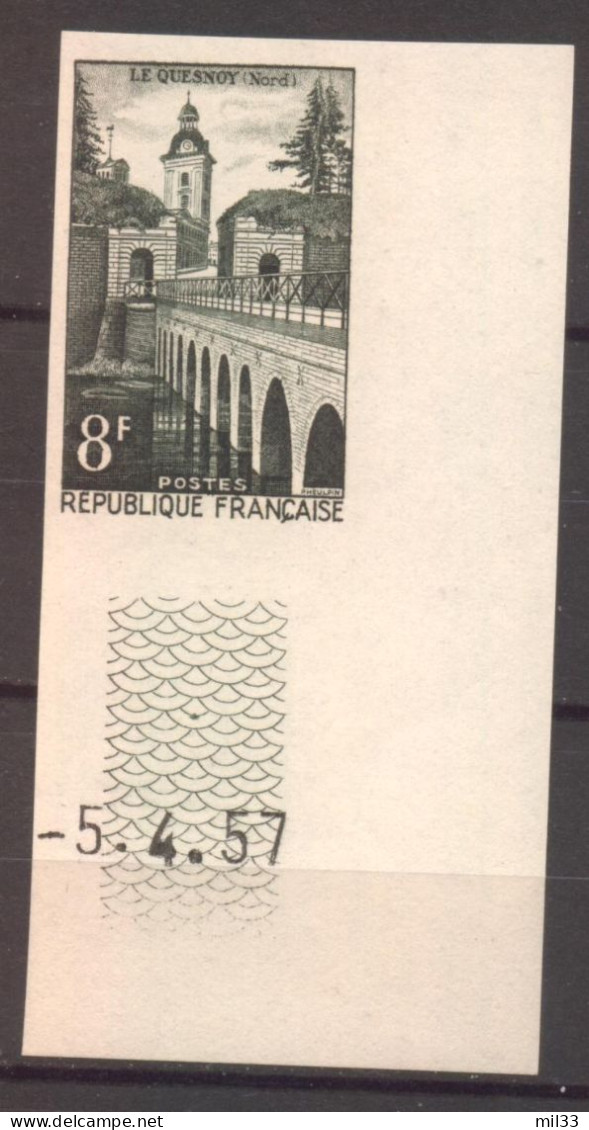 Superbe Coin De Feuille Le Quesnoy Daté YT 1105 De 1957 Sans Trace De Charnière - Unclassified
