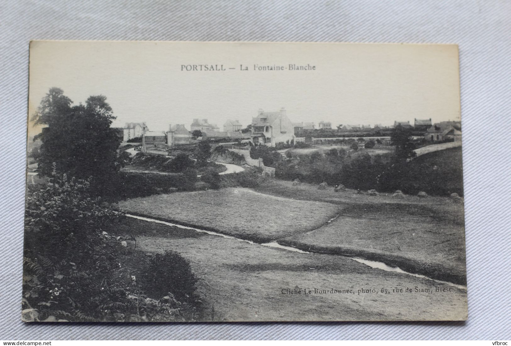 Portsall, La Fontaine Blanche, Finistère 29 - Ploudalmézeau