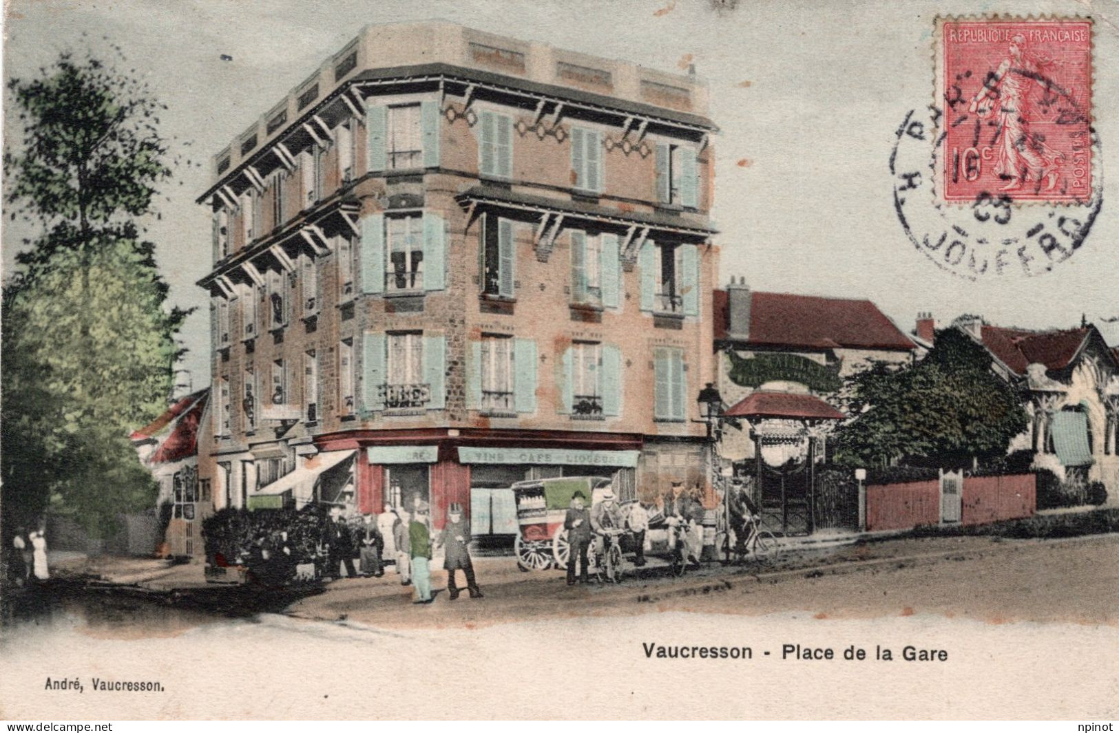 C P A -  92 - VAUCRESSON  - Place De La Gare - Vaucresson