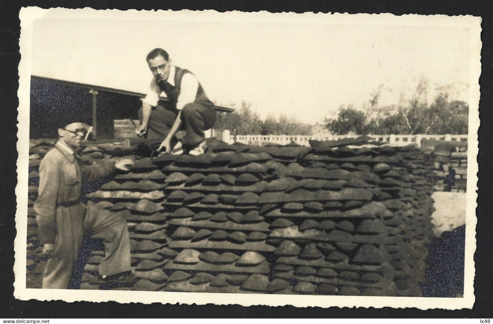 Original Photo Of The Oeiras Foundry From 1944. Ingots From The Foundry. Foundry Industry. Originalfoto Der Oeiras-Gieße - Historical Documents