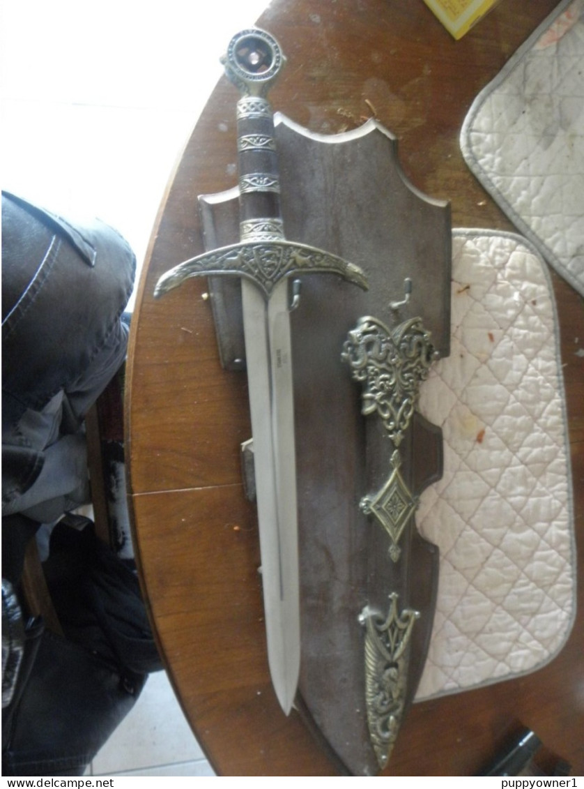 Epee Sur Plaque - Knives/Swords