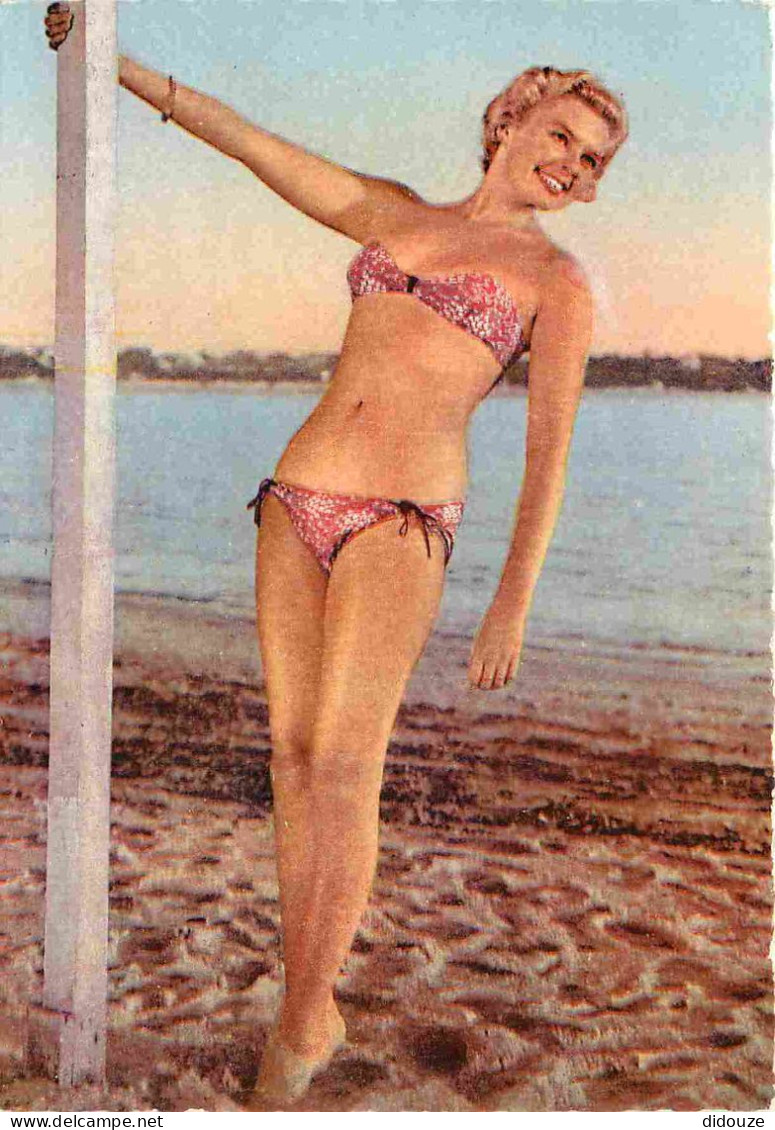 Pin-ups - Femme En Maillot De Bain - Baigneuse - CPSM Grand Format - Voir Scans Recto-Verso - Pin-Ups