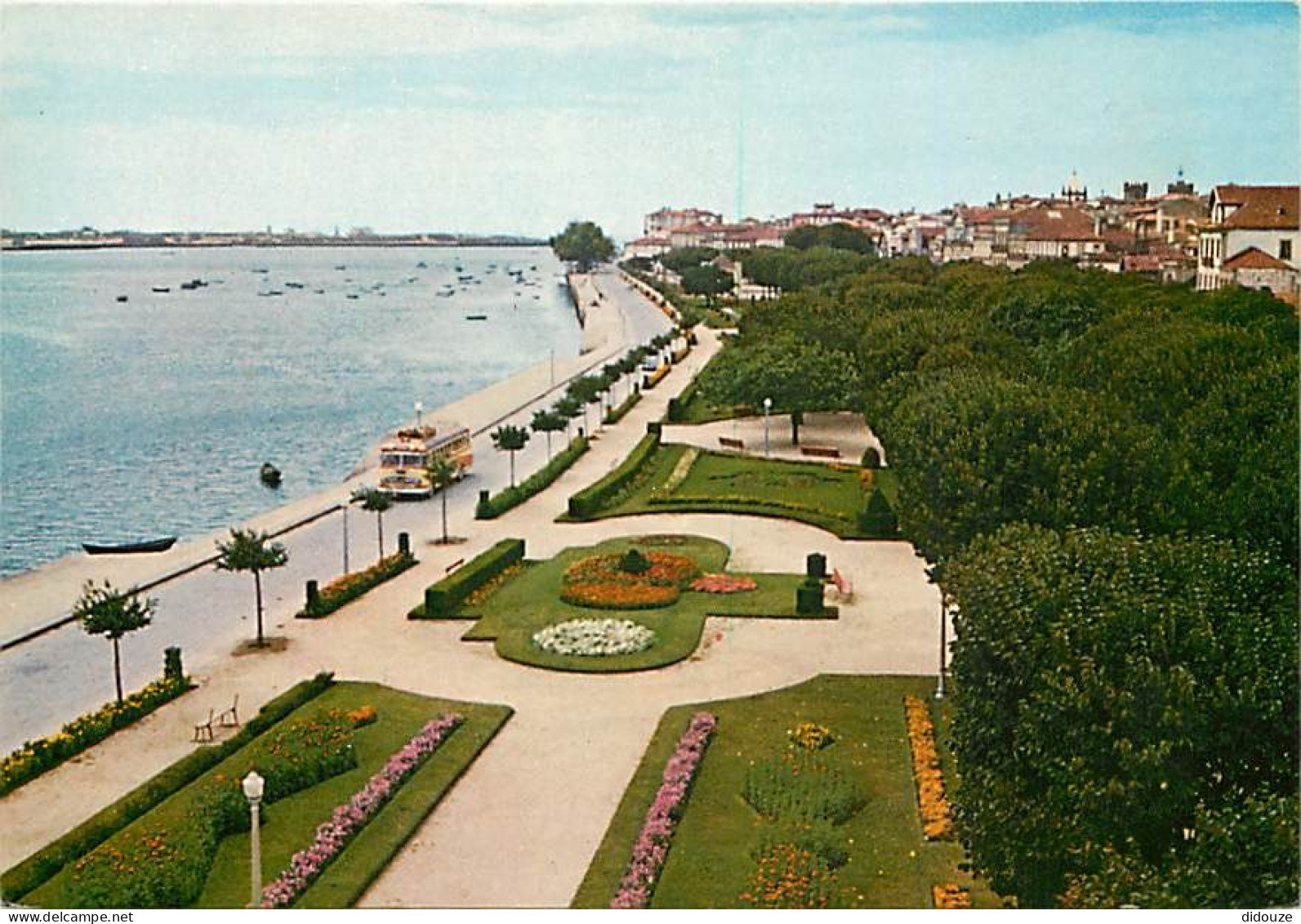 Portugal - Viana Do Castelo - Um Aspecto Da Avenida Marginal - Bus - CPM - Carte Neuve - Voir Scans Recto-Verso - Viana Do Castelo