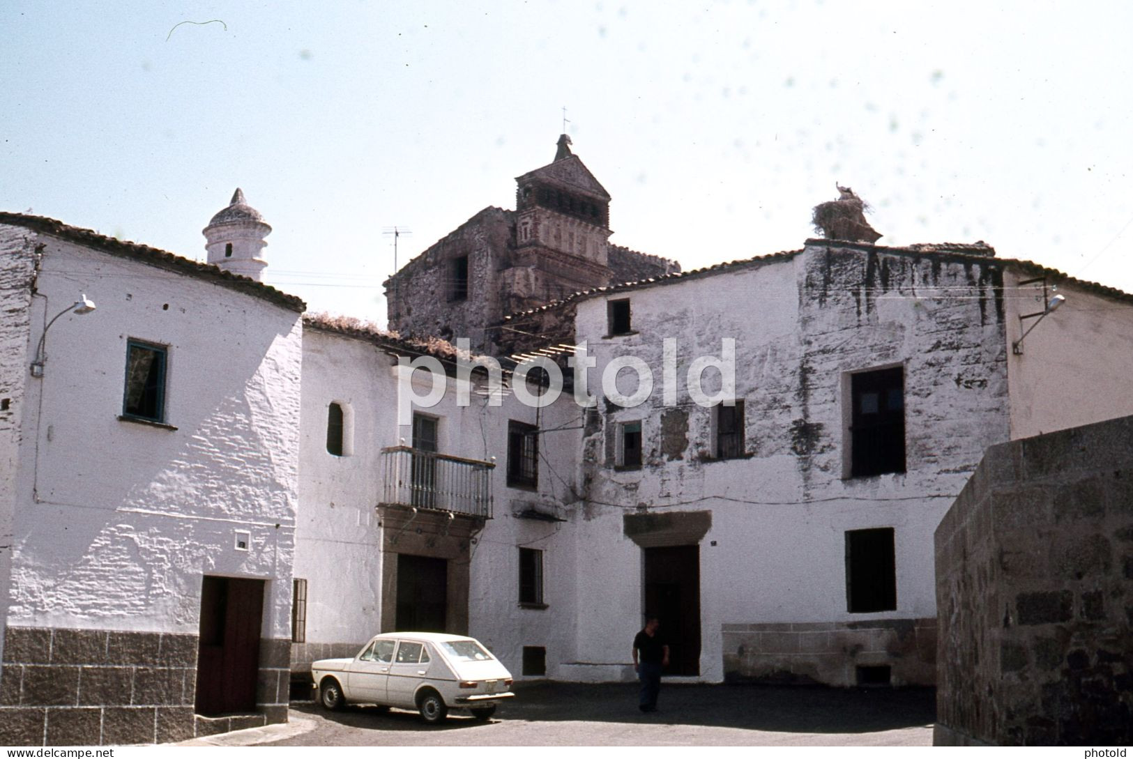 2 SLIDES SET 1980s SEAT FIAT 127 CACERES ESPANA SPAIN AMATEUR 35mm DIAPOSITIVE SLIDE Not PHOTO FOTO NB3953 - Dias