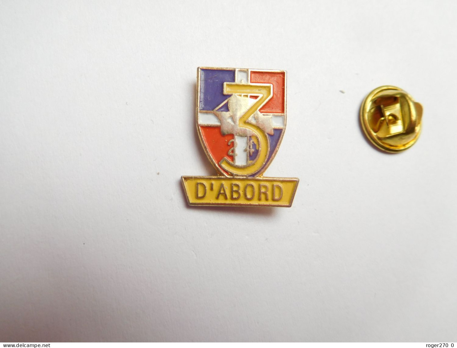 Beau Pin's , Armée Militaire , 3e Régiment , D'abord , Non Signé - Militaria