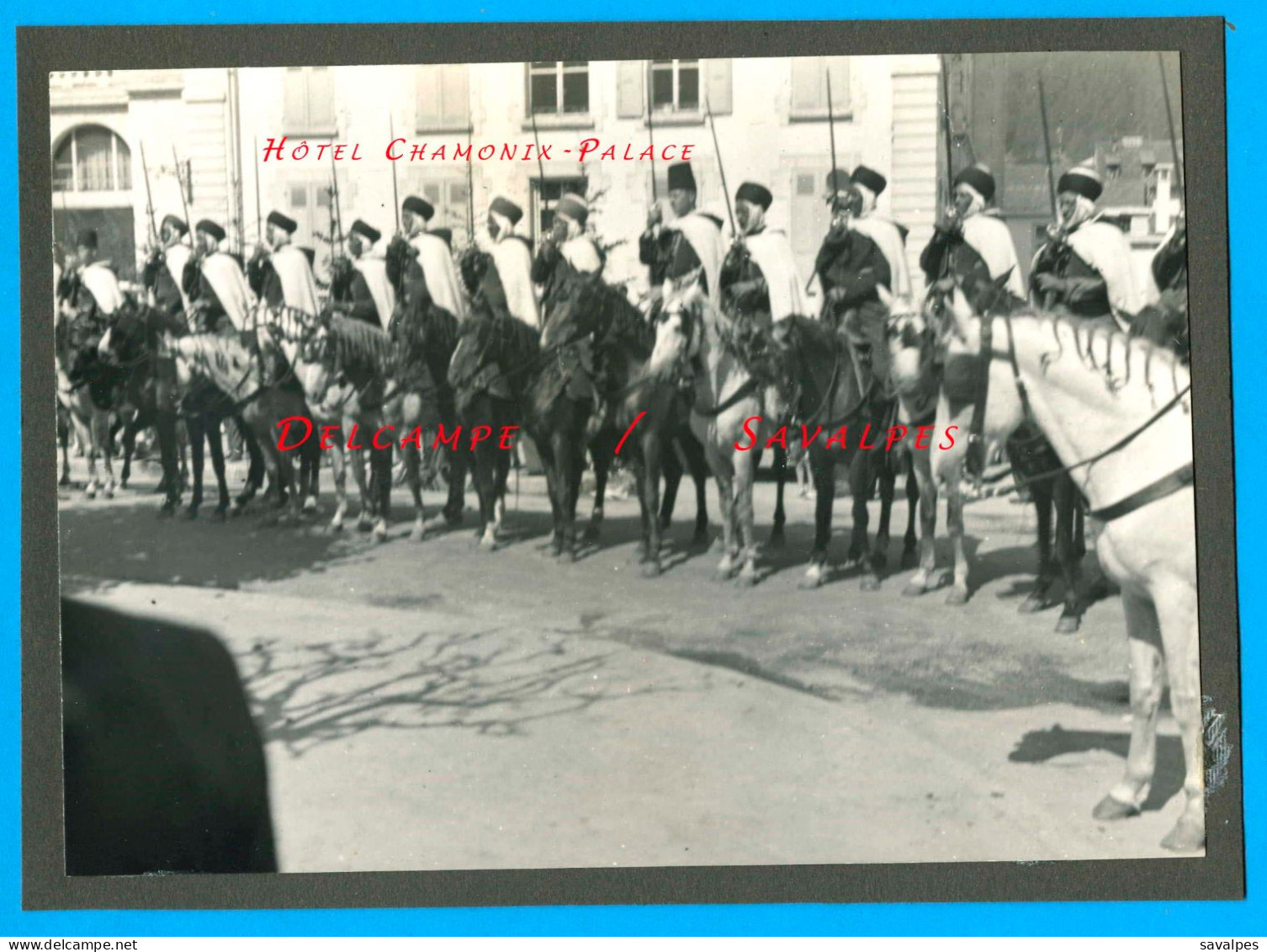 Chamonix Vers 1935 * Défilé Régiment De Spahis * 2 Photos 12 X 17cm - Lugares