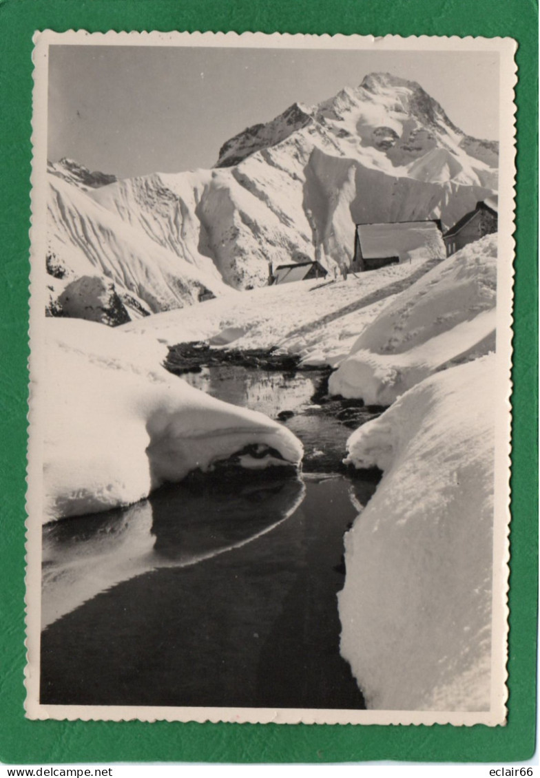 38  Alpe De Venosc -Vue Générale Les Chalets  Sous La Neige La Muselle CP PHOTO P.MICHEL Dentellée - Vénosc