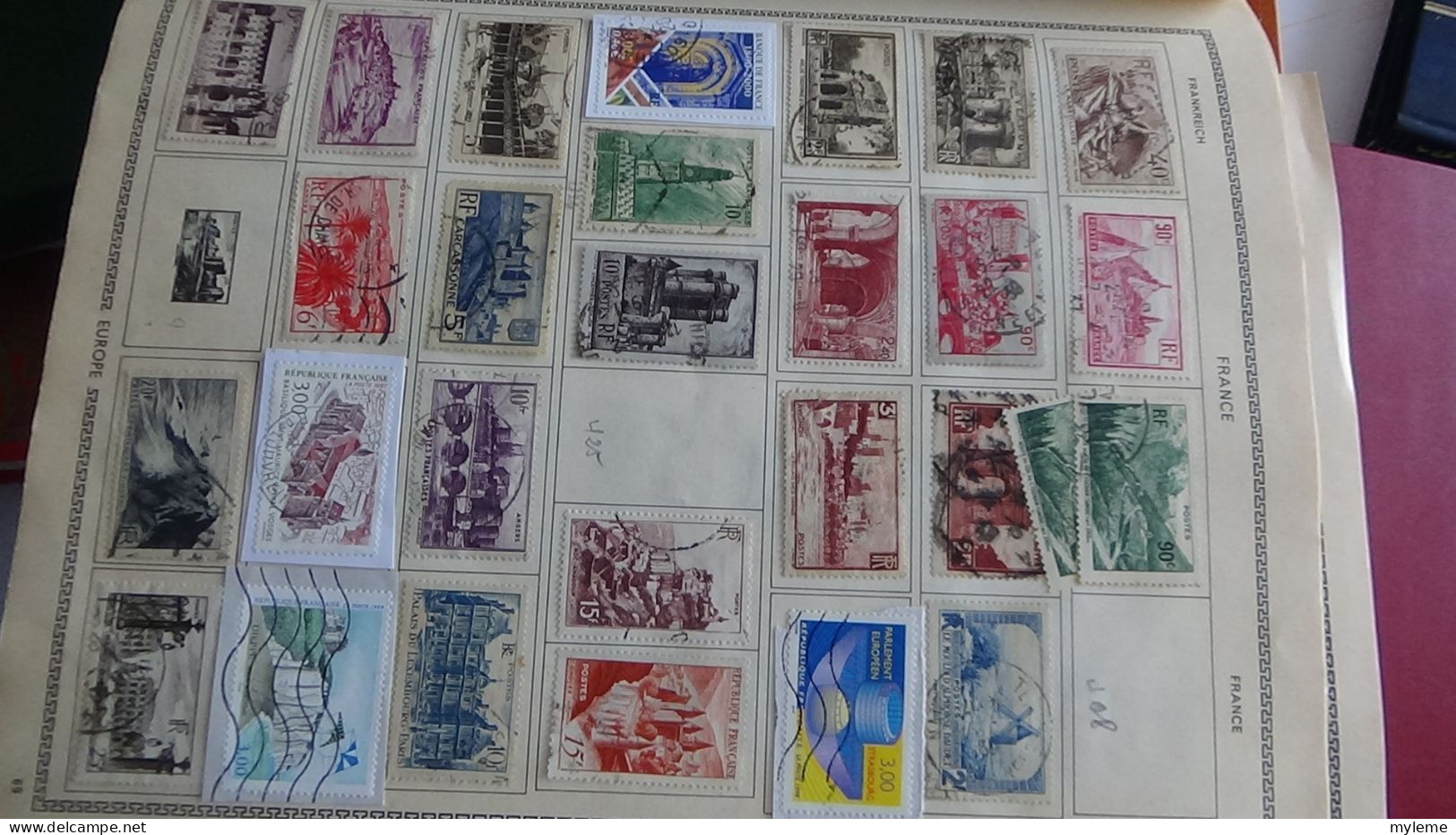 AZ146 Album de timbres oblitérés (toutes les photo n'ont pas été prises + plaquette de timbres ** de France. A saisir !!