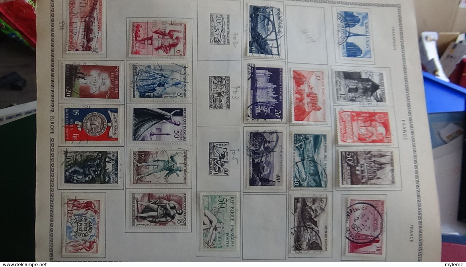 AZ146 Album de timbres oblitérés (toutes les photo n'ont pas été prises + plaquette de timbres ** de France. A saisir !!