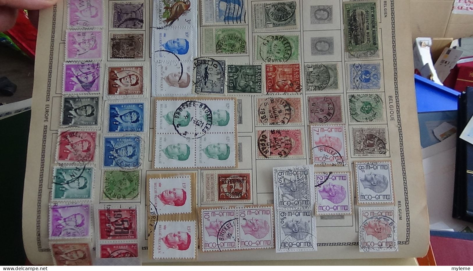 AZ146 Album de timbres oblitérés (toutes les photo n'ont pas été prises + plaquette de timbres ** de France. A saisir !!