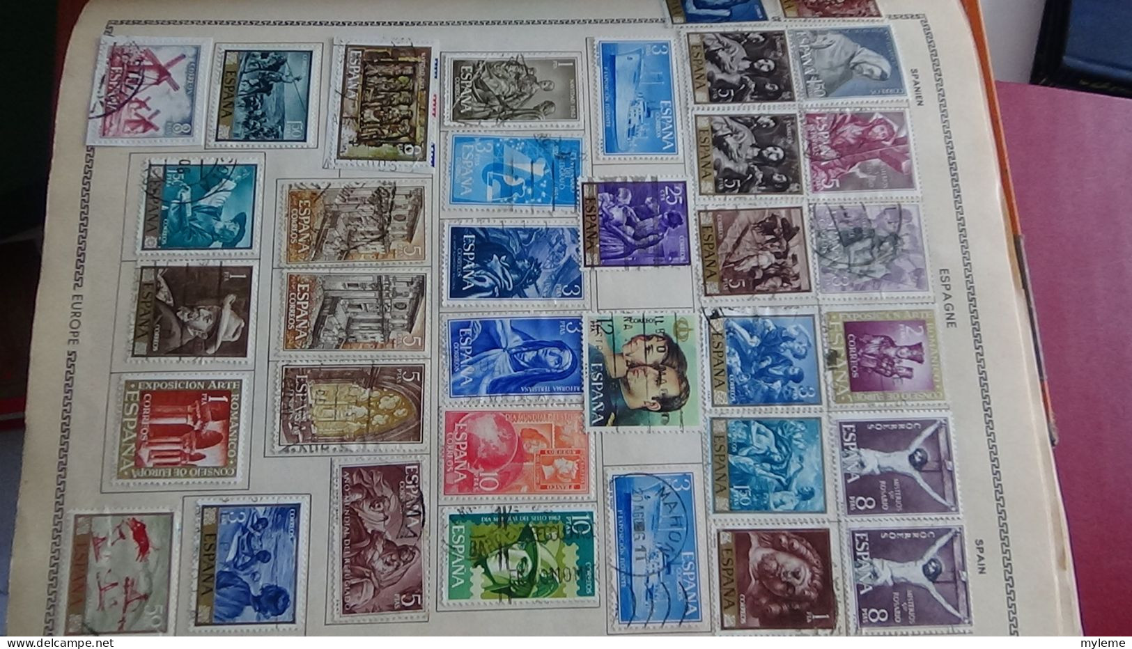 AZ146 Album de timbres oblitérés (toutes les photo n'ont pas été prises + plaquette de timbres ** de France. A saisir !!