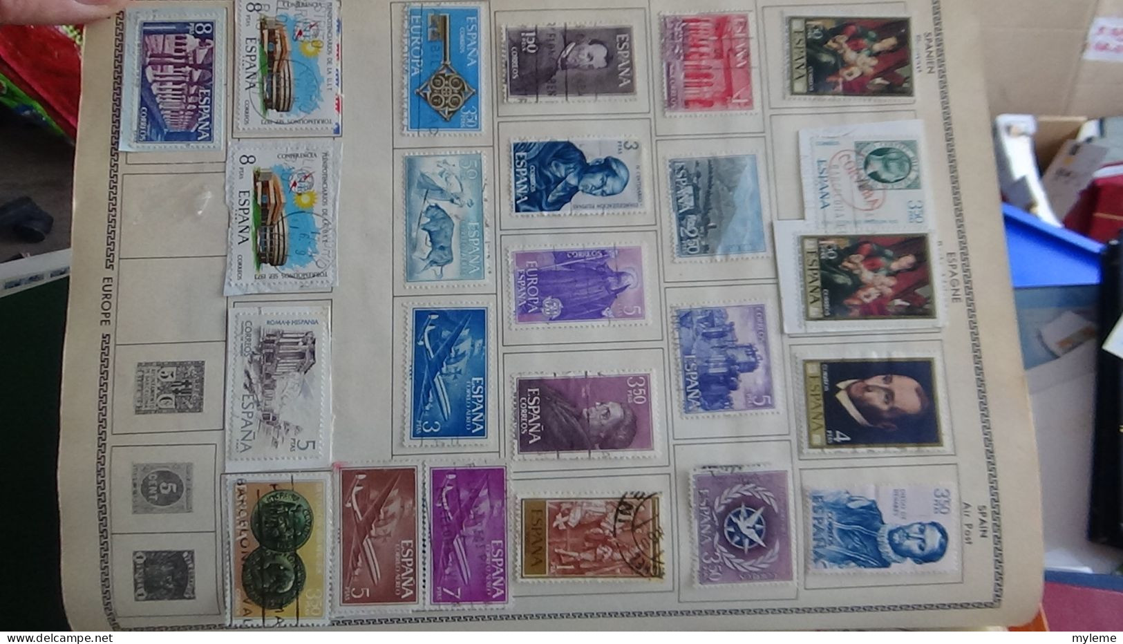 AZ146 Album de timbres oblitérés (toutes les photo n'ont pas été prises + plaquette de timbres ** de France. A saisir !!