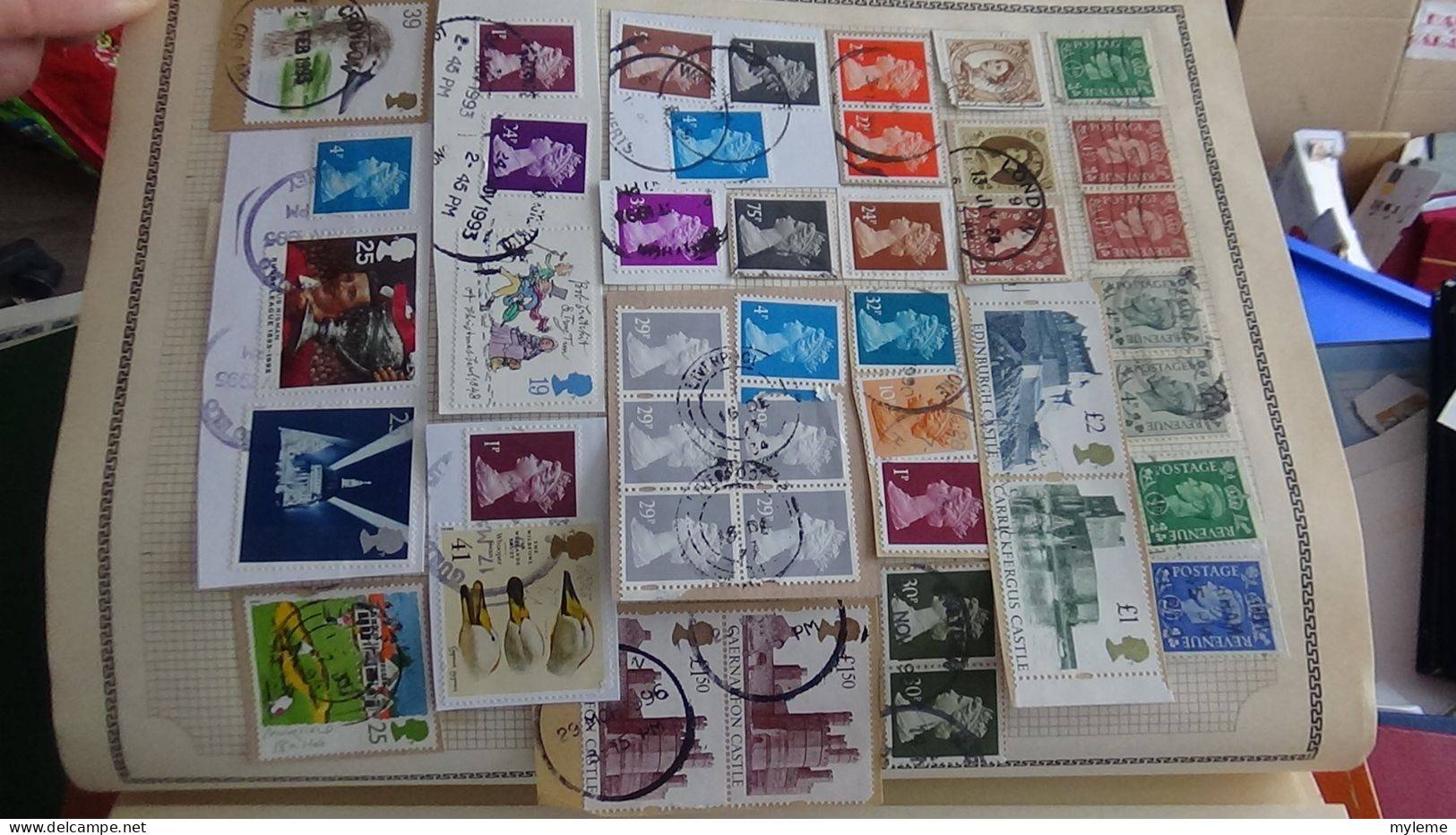 AZ146 Album de timbres oblitérés (toutes les photo n'ont pas été prises + plaquette de timbres ** de France. A saisir !!