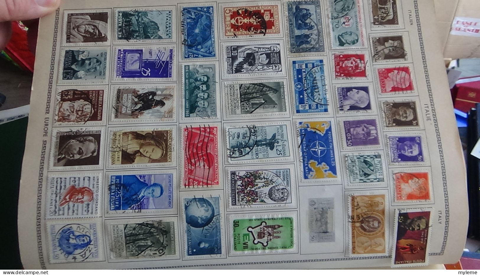 AZ146 Album de timbres oblitérés (toutes les photo n'ont pas été prises + plaquette de timbres ** de France. A saisir !!