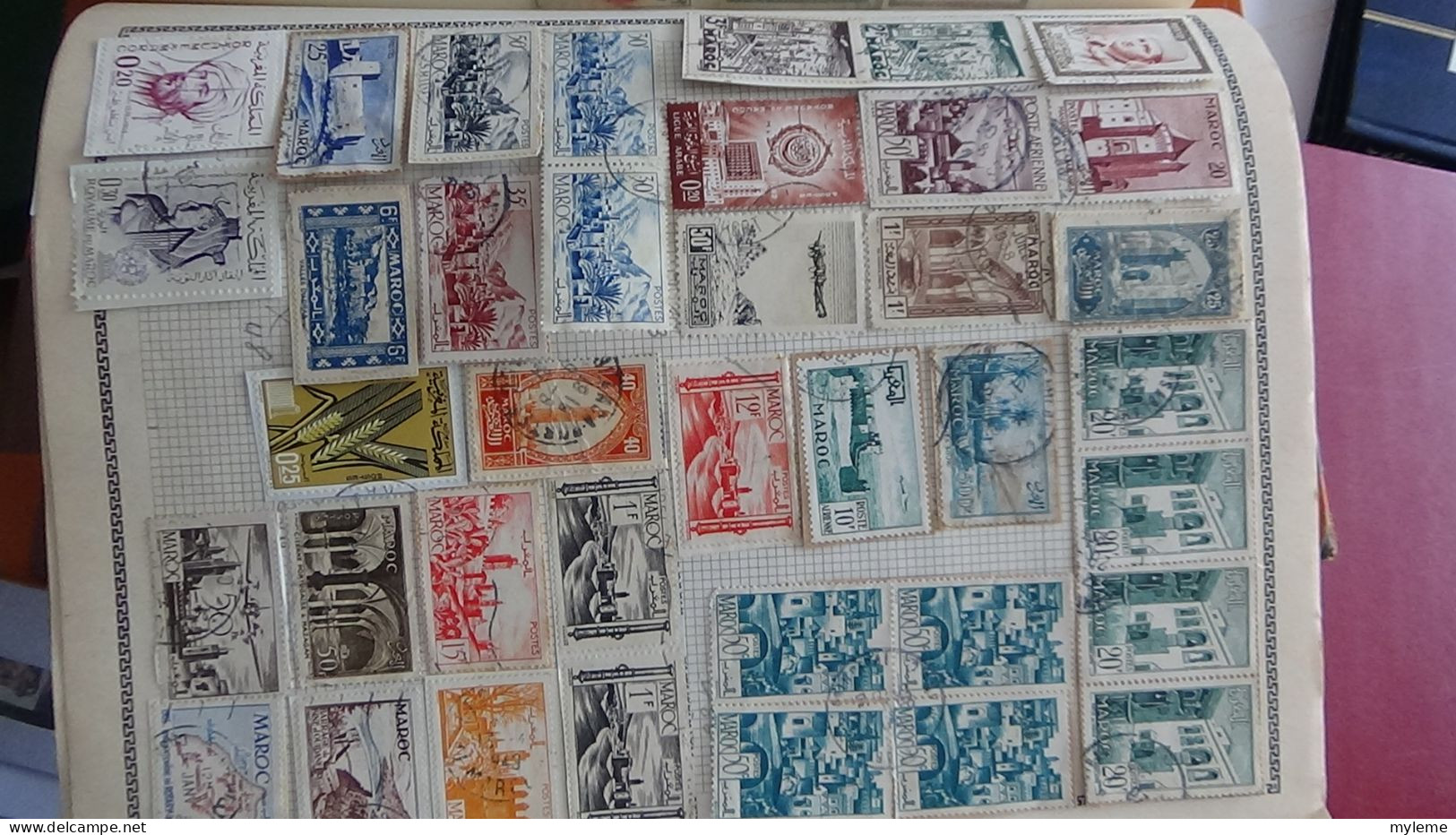 AZ146 Album de timbres oblitérés (toutes les photo n'ont pas été prises + plaquette de timbres ** de France. A saisir !!