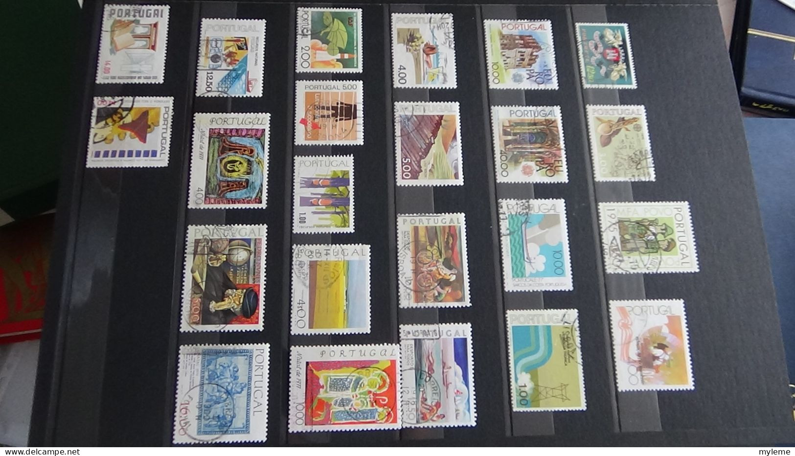 AZ147 Album de timbres oblitérés et *de divers pays + plaquette de timbres ** de France. A saisir !!