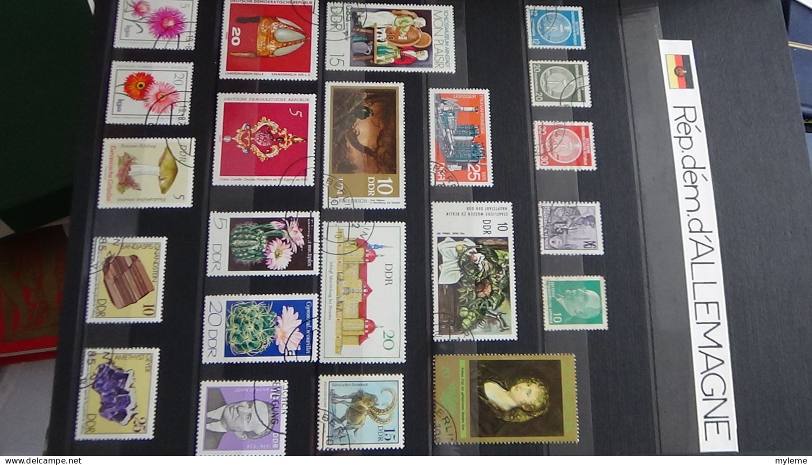 AZ147 Album de timbres oblitérés et *de divers pays + plaquette de timbres ** de France. A saisir !!