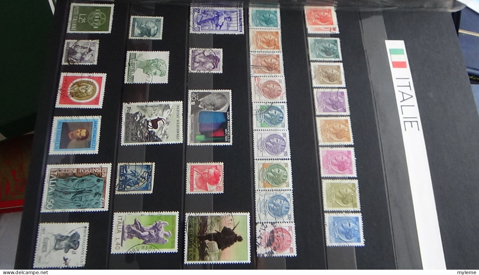 AZ147 Album de timbres oblitérés et *de divers pays + plaquette de timbres ** de France. A saisir !!