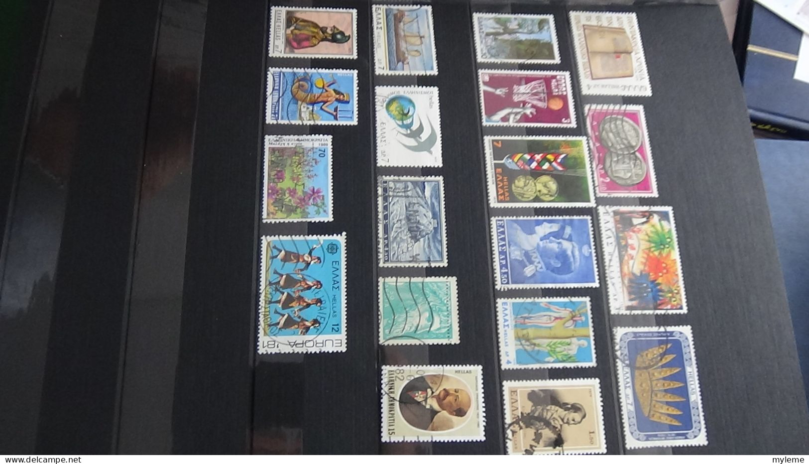 AZ147 Album de timbres oblitérés et *de divers pays + plaquette de timbres ** de France. A saisir !!