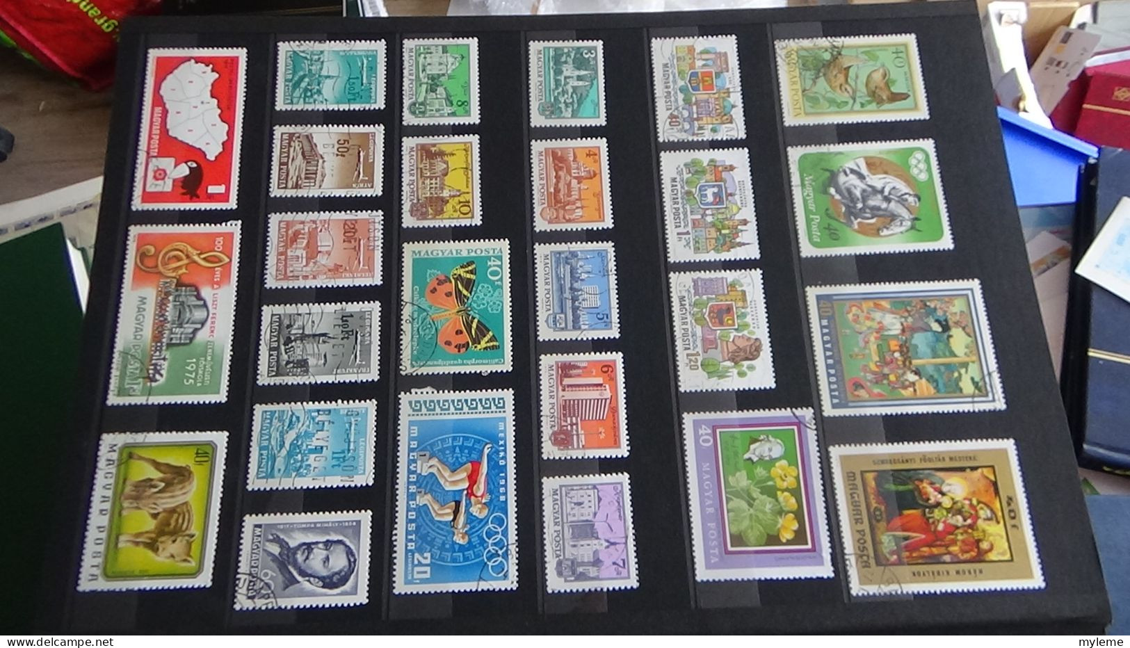 AZ147 Album de timbres oblitérés et *de divers pays + plaquette de timbres ** de France. A saisir !!