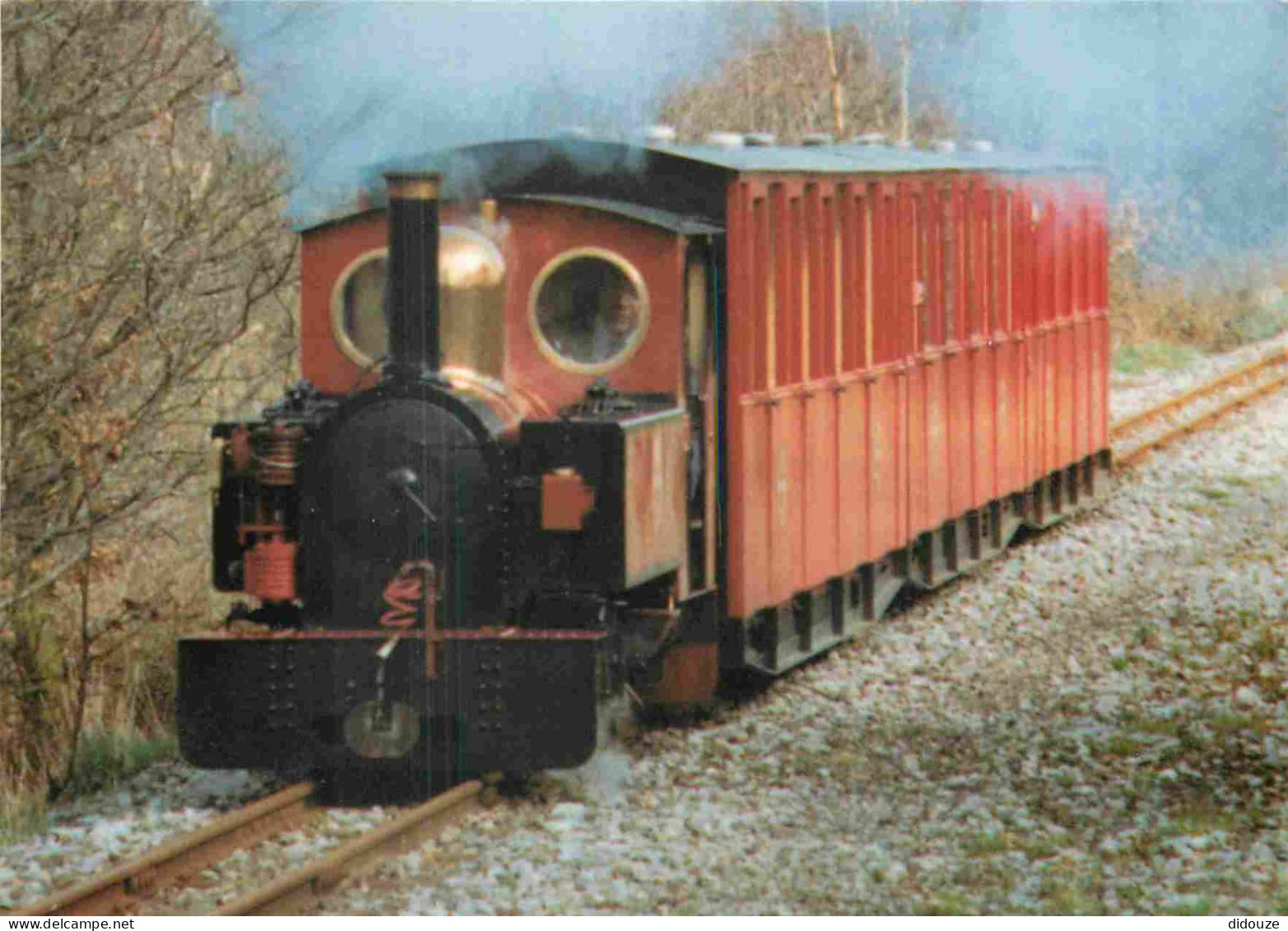 Trains - Matériel - Fox Heading A Train Up To Cuckoos Nest - Kirkiees Light Raiiway Clayton West Between Denby Dale And  - Matériel