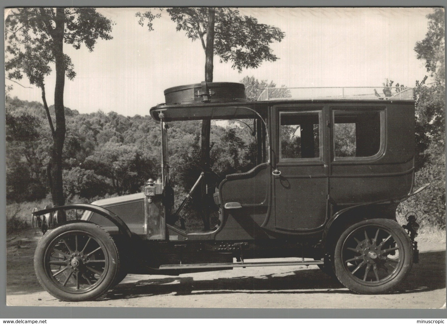 CPM Automobile - Limousine Renault 1907 - Museon Di Rodo - Uzès - Turismo