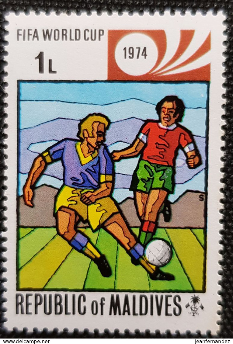 Maldives 1974 Football World Cup - West Germany   Stampworld N° 521 - Maldiven (1965-...)