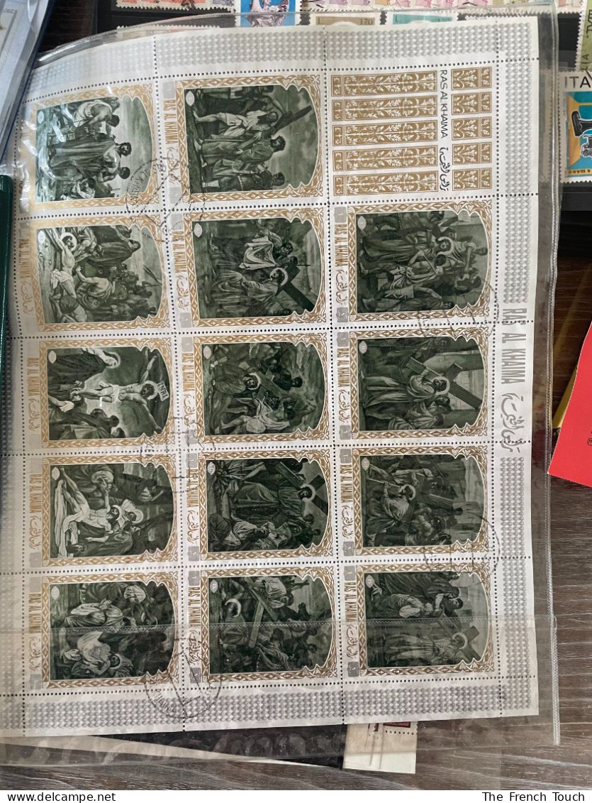 Très grand lot de timbres en vrac