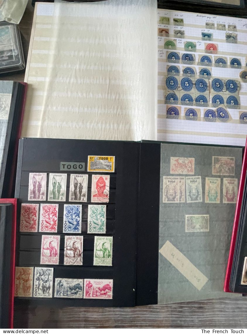 Très grand lot de timbres en vrac