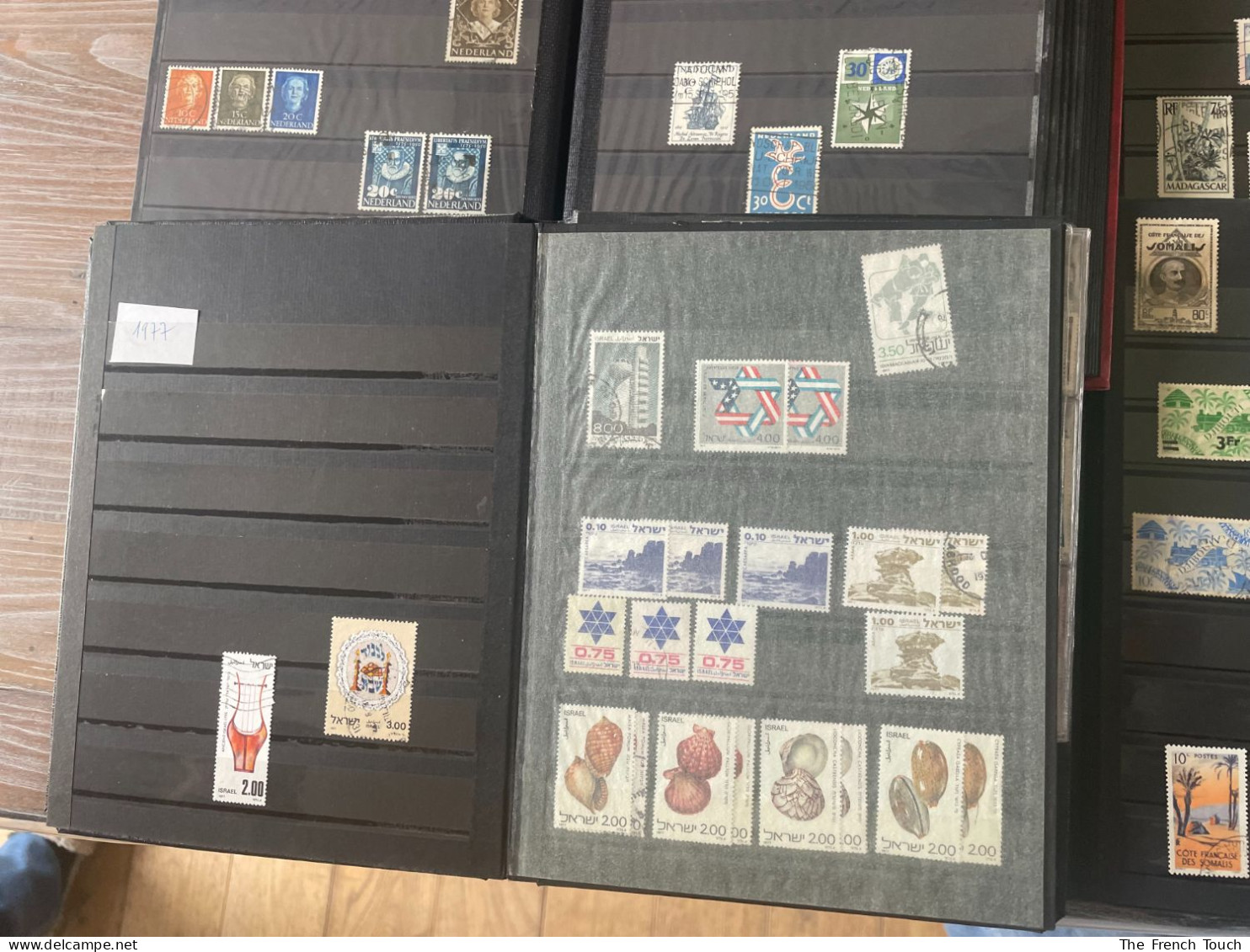 Très grand lot de timbres en vrac