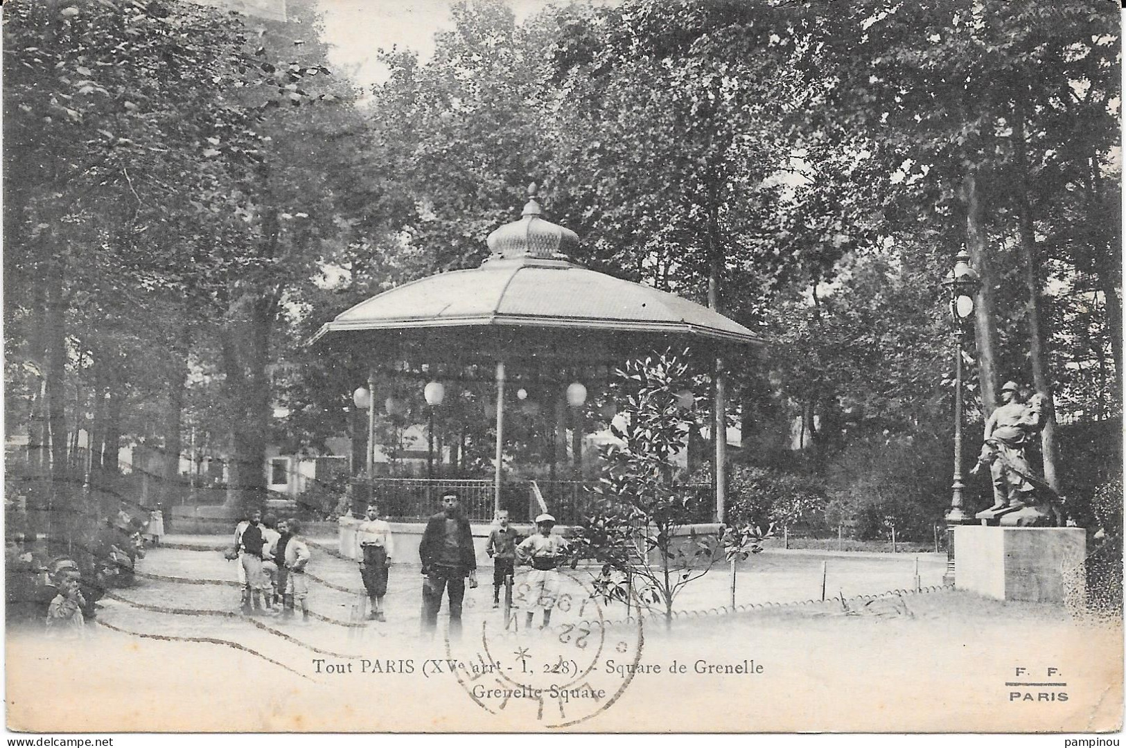 PARIS 15ème - TOUT PARIS - Square De Grenelle - Kiosque à Musique - Arrondissement: 15