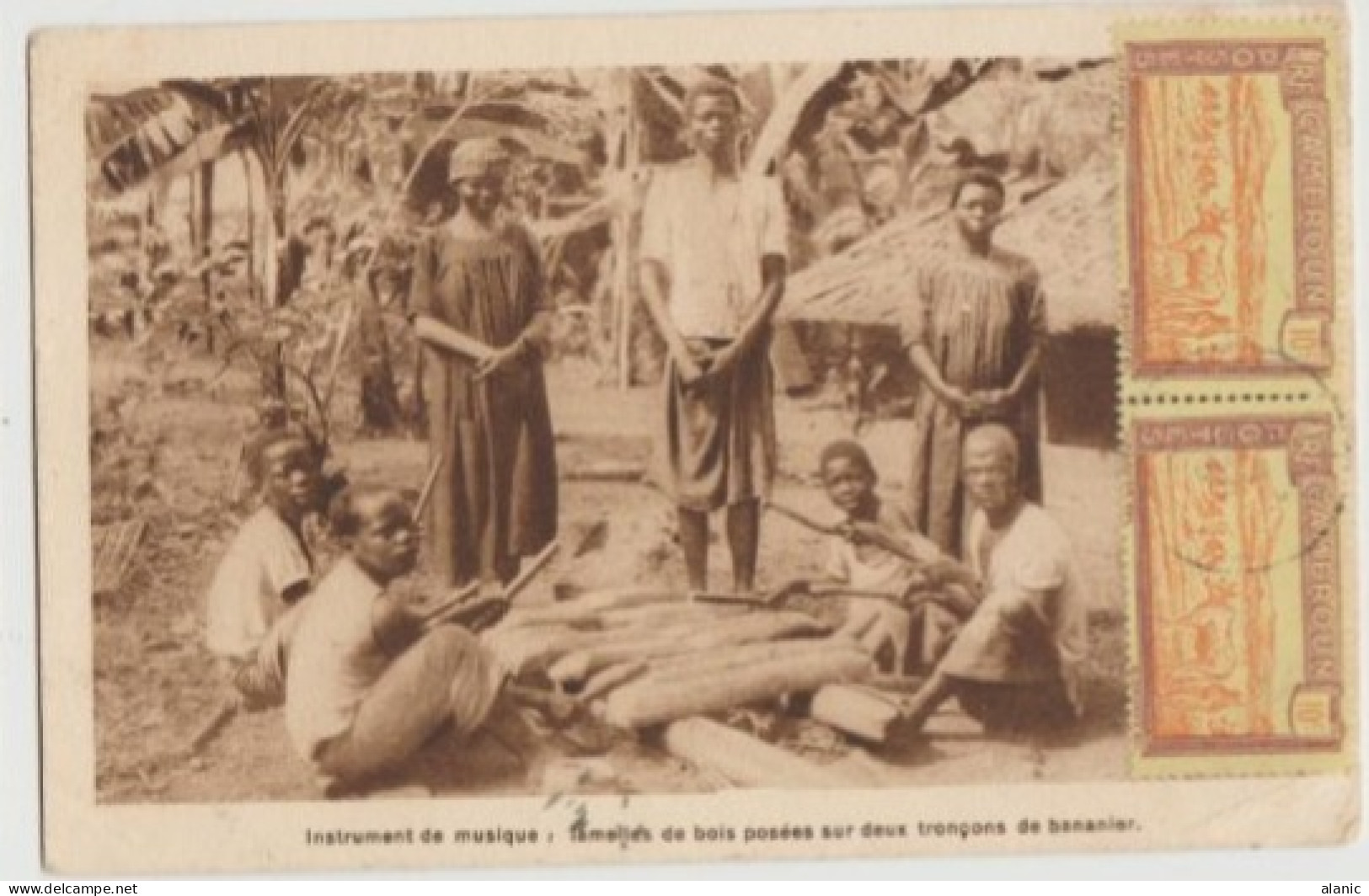 CAMEROUN -CPA-Lamelles De Bois Posées Sur Deux Tronçons De Bananier Instrument De Musique N°109x 2  //Circulée -Animée - Covers & Documents