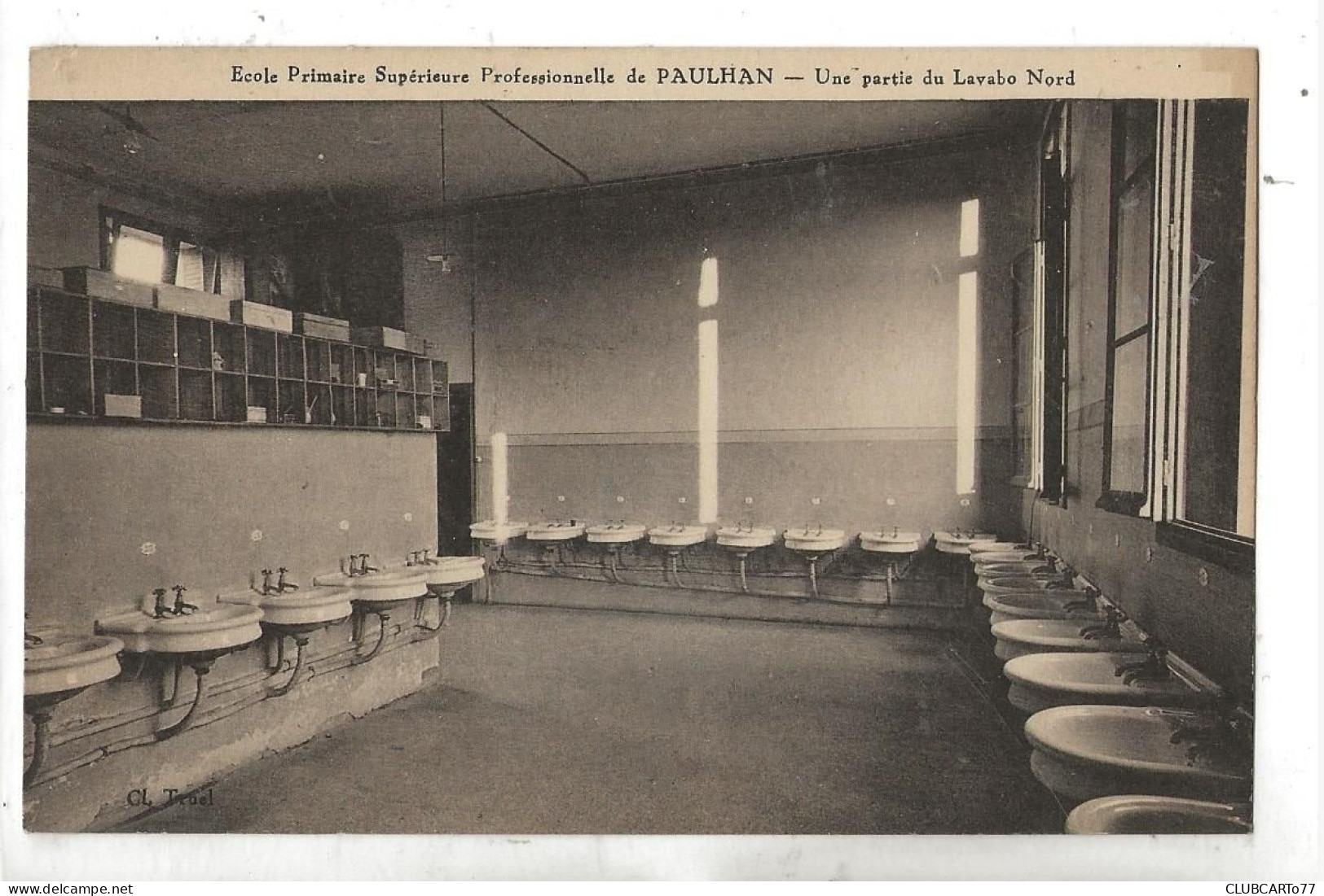 Paulhan (34) : La Salle De Bain De L'Ecole Primaire Supérieure Professionnelle En 1930 (animé) PF. - Paulhan
