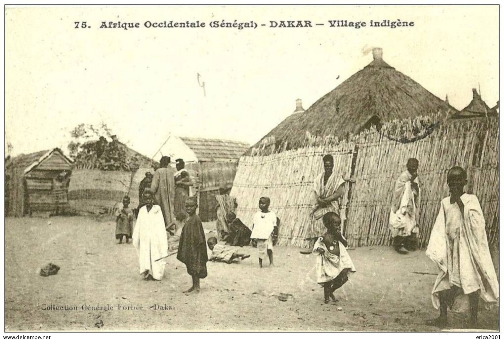 Sénégal. Scène De Vie D'un Village Indigène Dans Les Environs De Dakar.cpa Envoyée De Rufisque. - Senegal