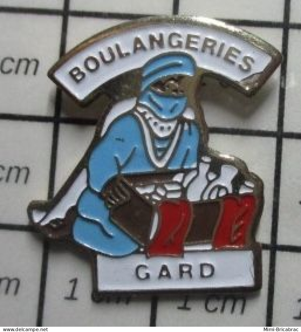 1920 Pin's Pins / Beau Et Rare / ALIMENTATION / FEMME OU HOMME BLEU(E) TOUAREG ? BOULANGERIES GARD - Lebensmittel